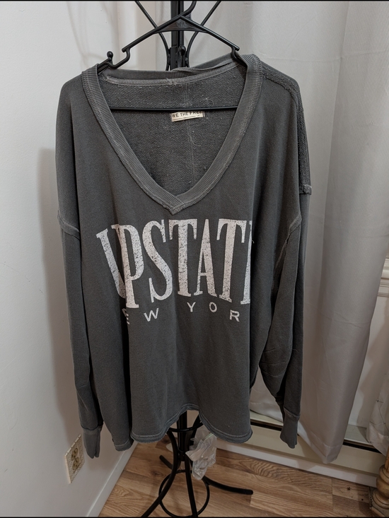 We The Free Tops - We The Free Gray 'Upstate New York' V-Neck Pullover Sweatshirt Size Large